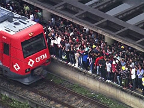 CPTM Deverá pagar indenização a passageiro de vagão de metrô superlotado